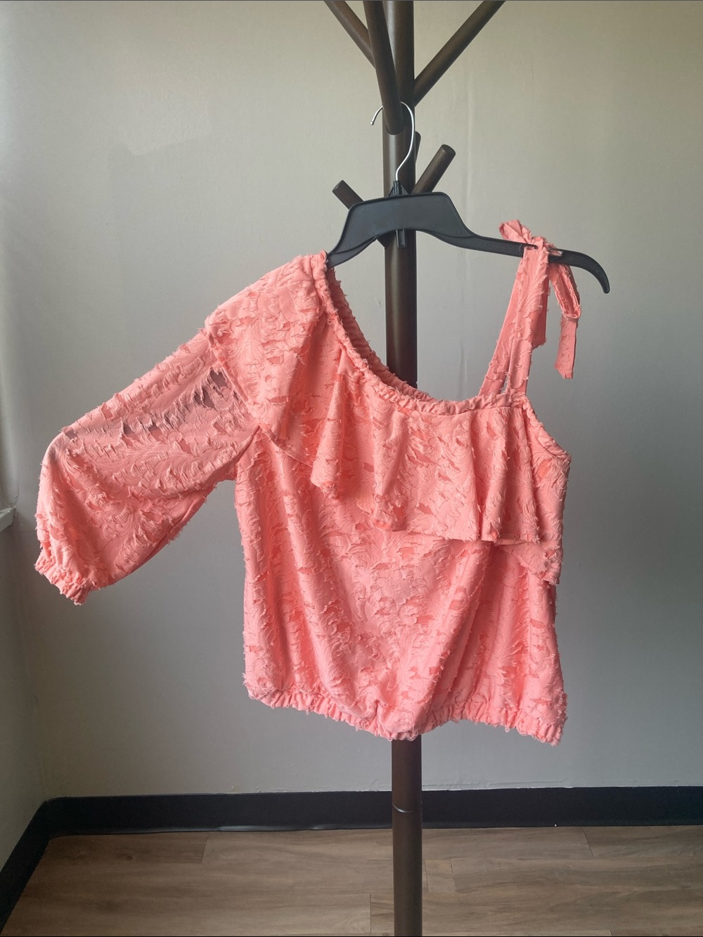 LC Lauren Conrad boho peachy texture ruffle neck boho top bow detail size L